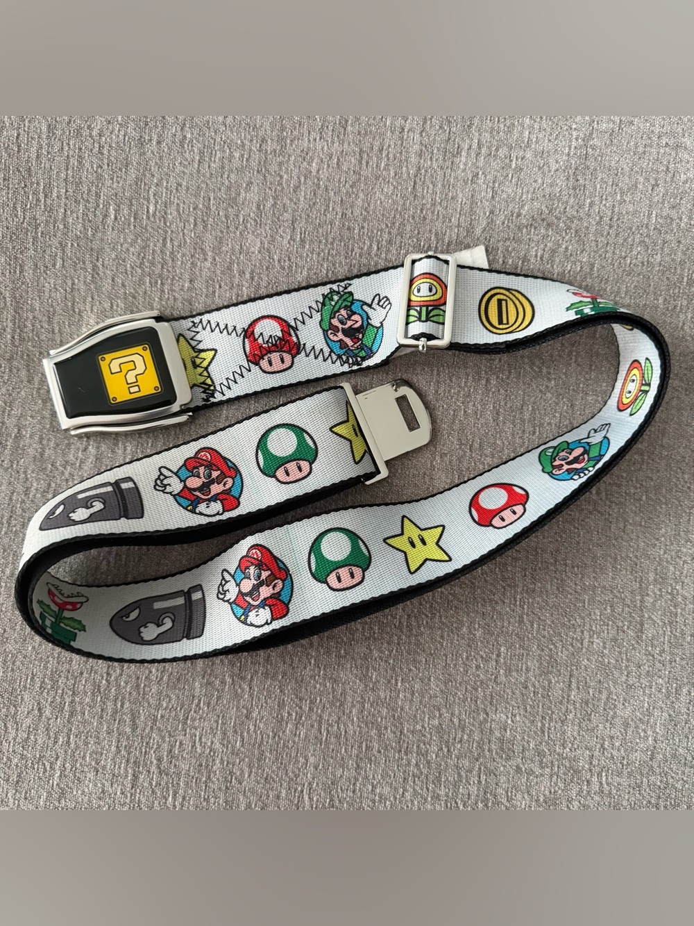 Nintendo Super Mario Seatbelt Belt Bioworld Crosscheck Flightbelt OS